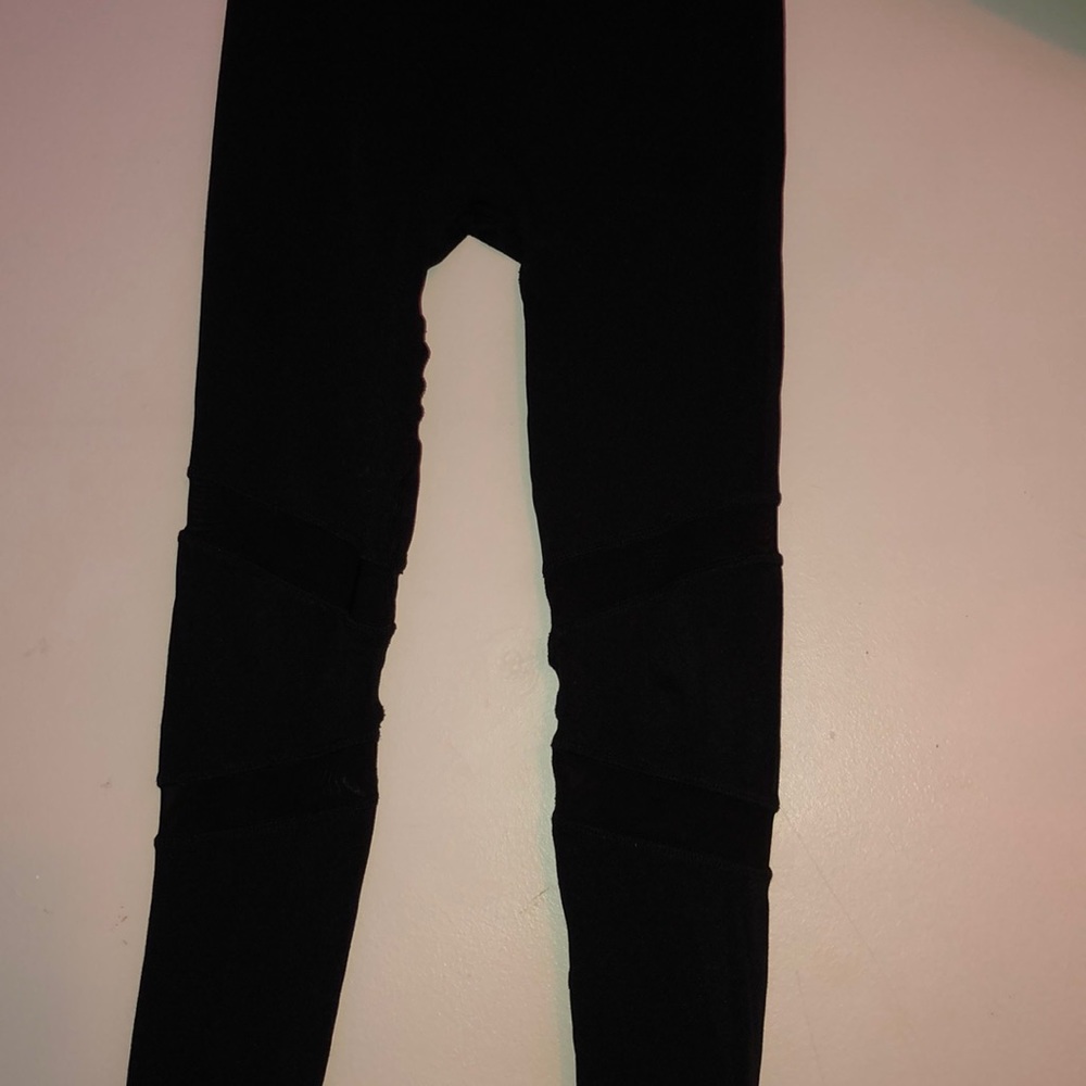 Cute leggings with mesh stripes